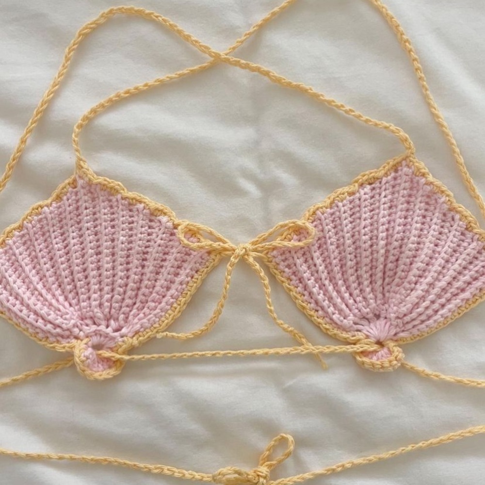 Crochet seashell bikini top